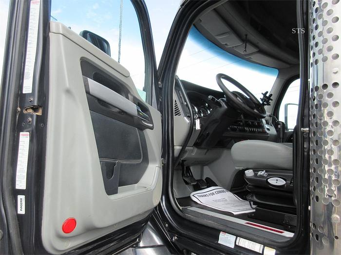 Used 2021 KENWORTH T880