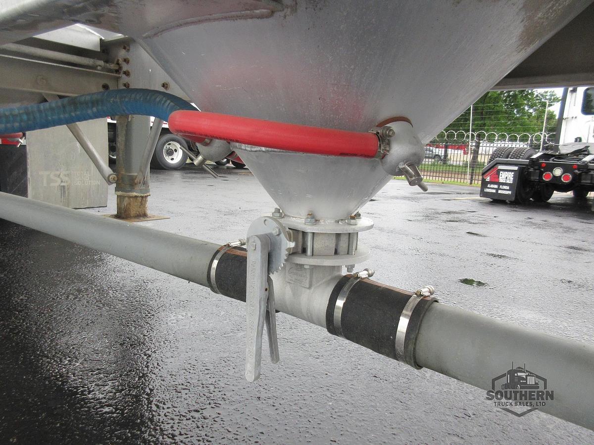 Used 2011 POLAR 42 ft