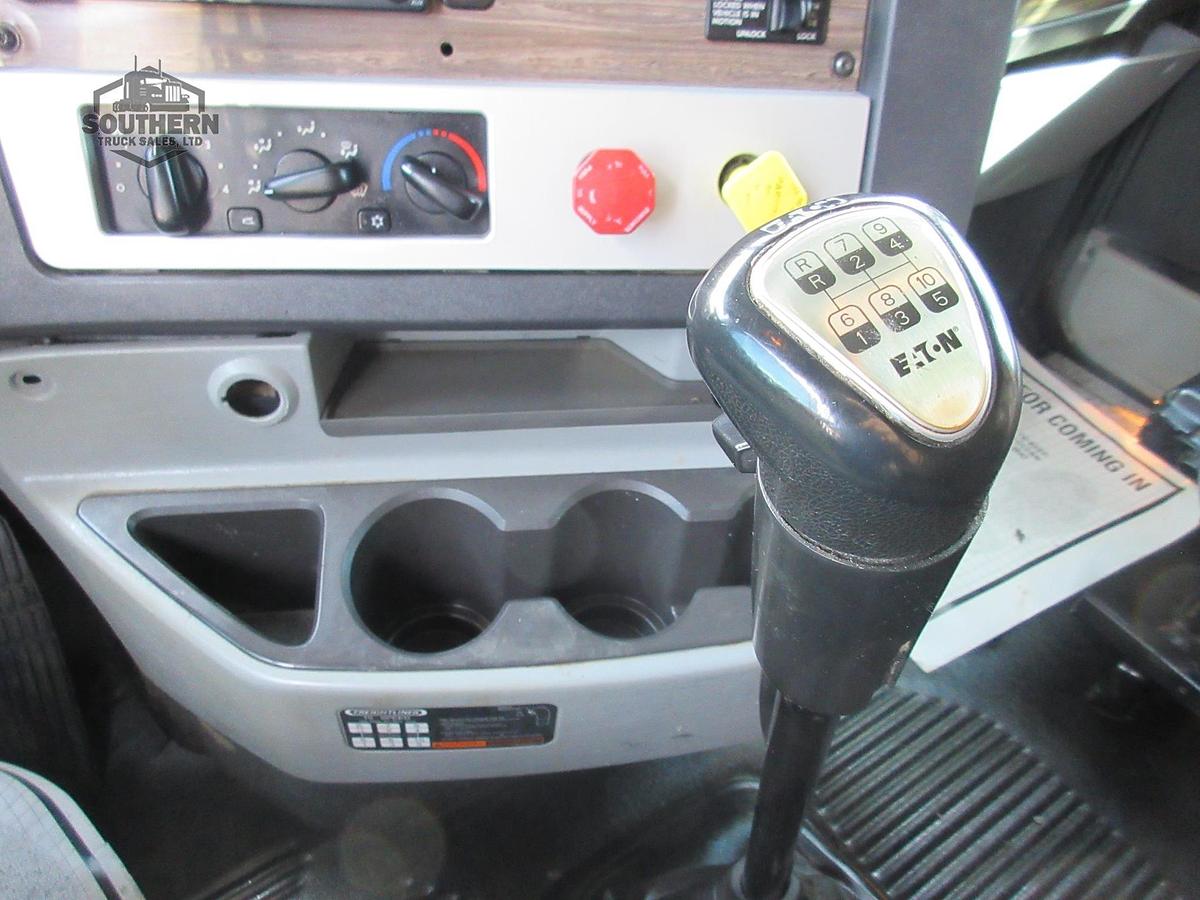 Used 2019 FREIGHTLINER 122SD