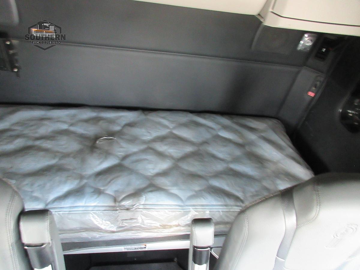 Used 2023 KENWORTH T880