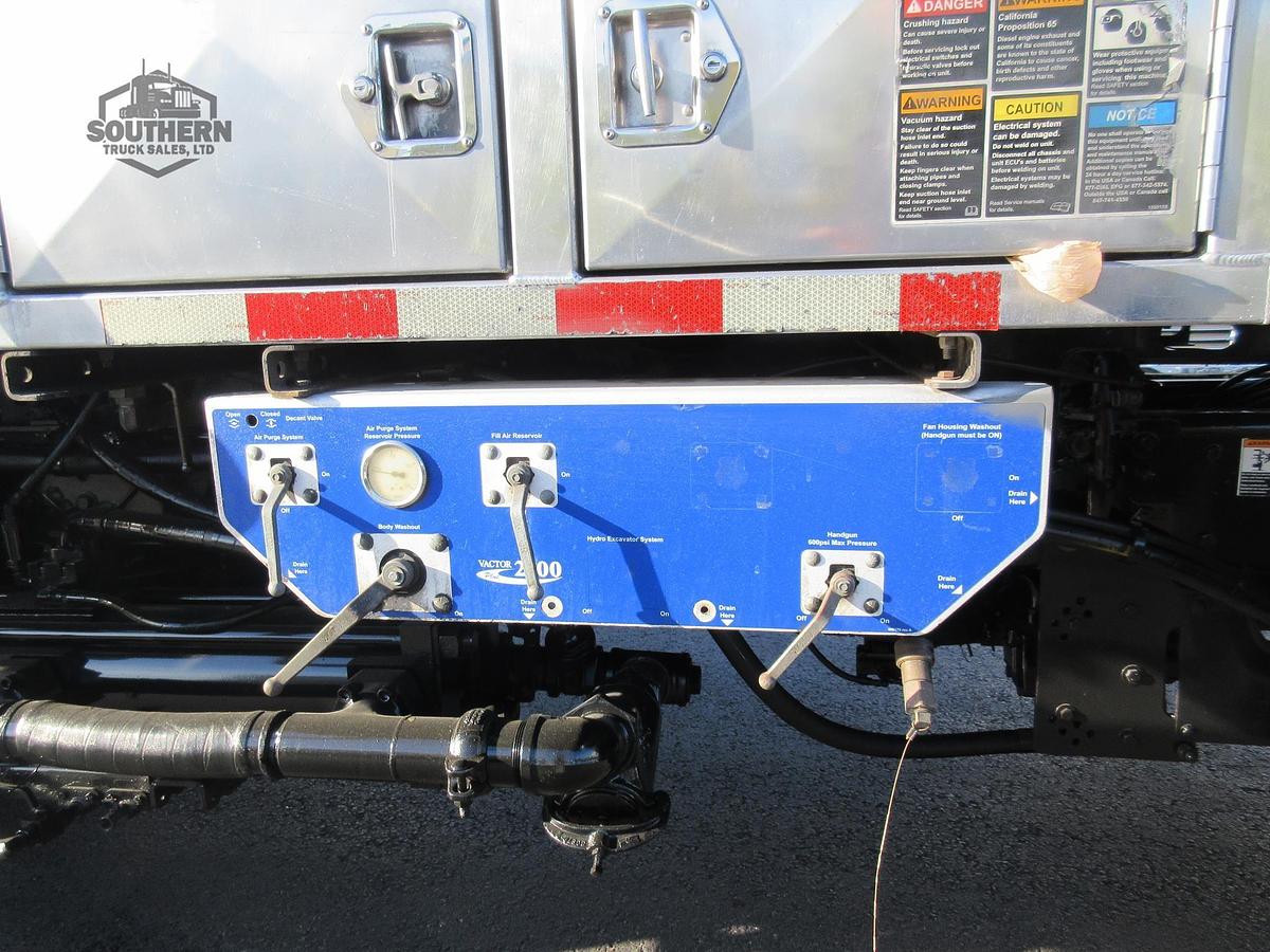 Used 2013 KENWORTH T800