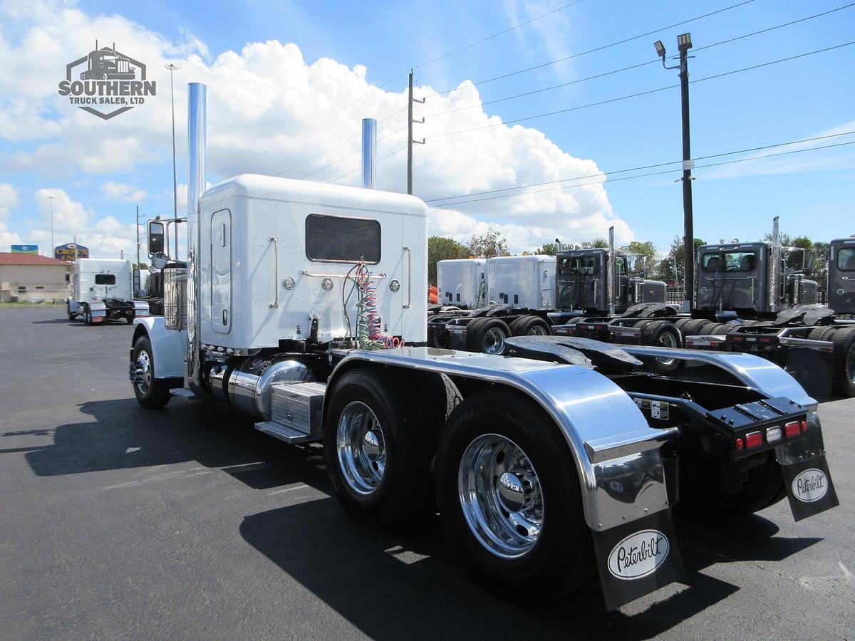 Used 2021 PETERBILT 389