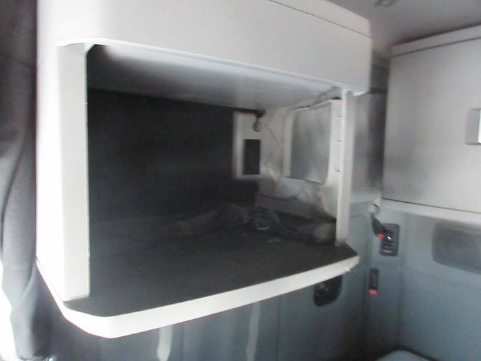 Used 2021 KENWORTH T880