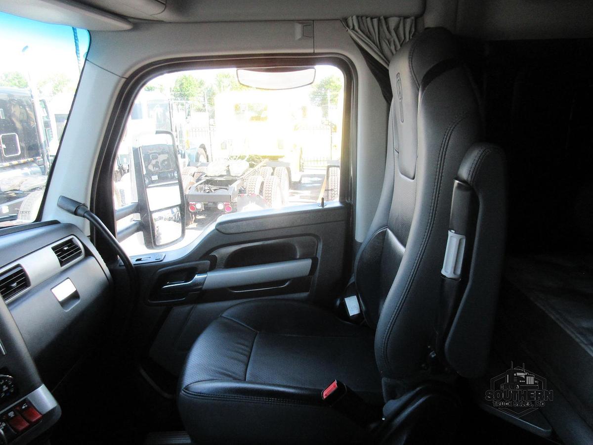 Used 2023 KENWORTH T880