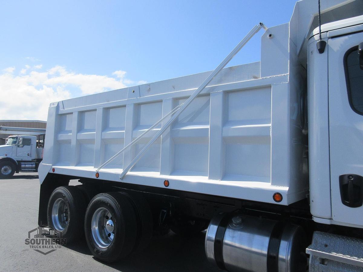 Used 2019 FREIGHTLINER CASCADIA 126