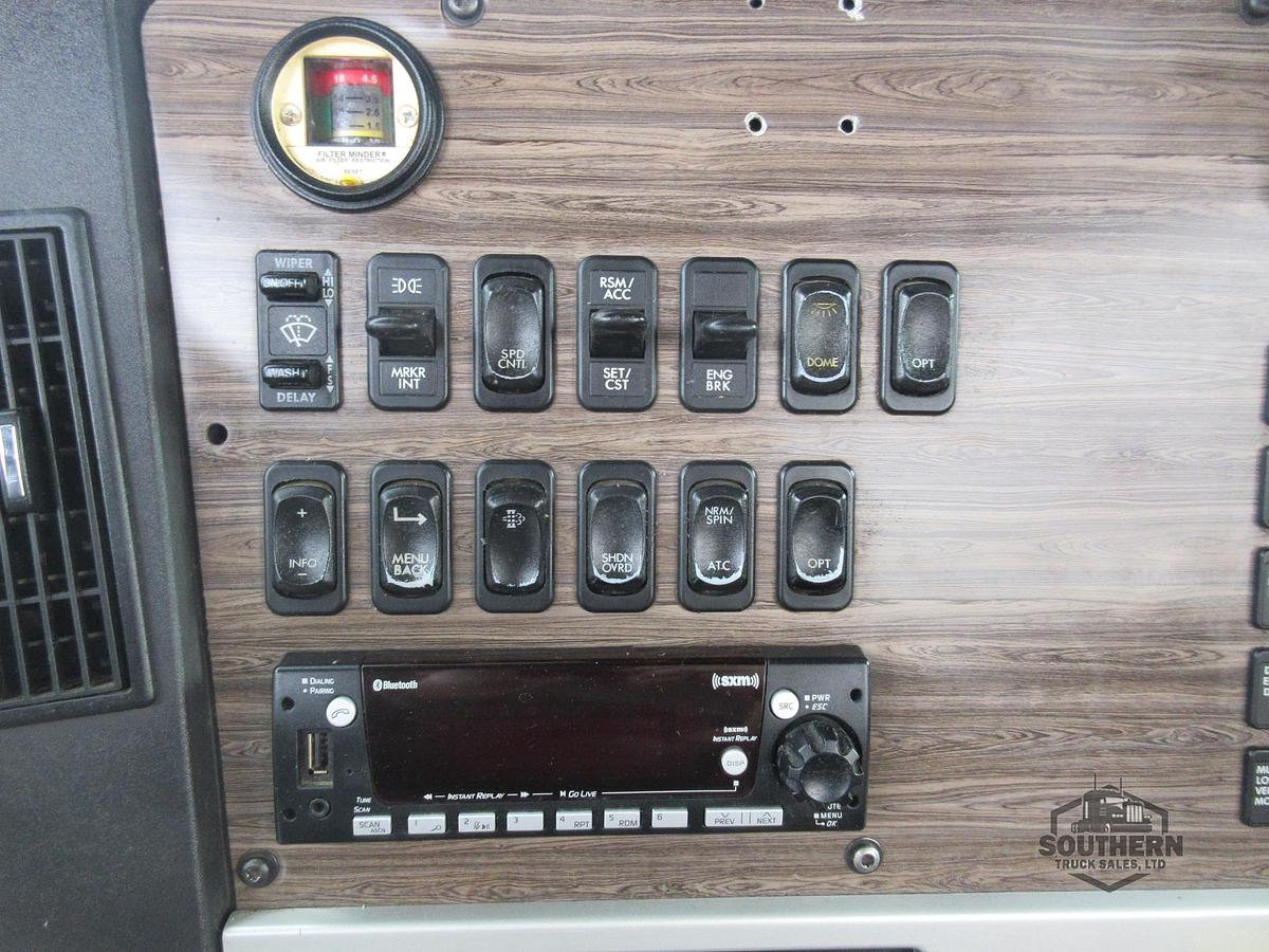 Used 2019 FREIGHTLINER CORONADO 122 SD