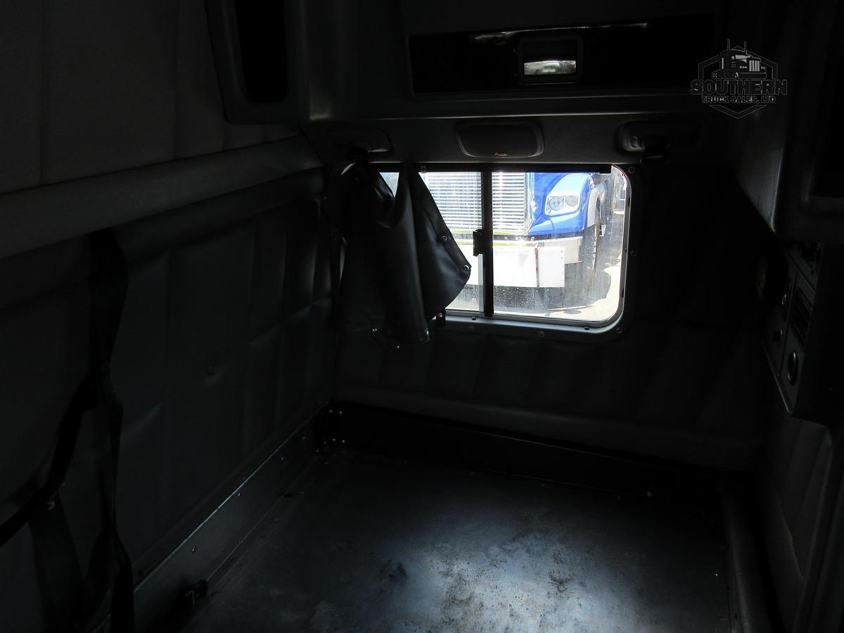 Used 2022 PETERBILT 389