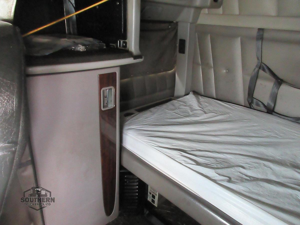 Used 2020 PETERBILT 389