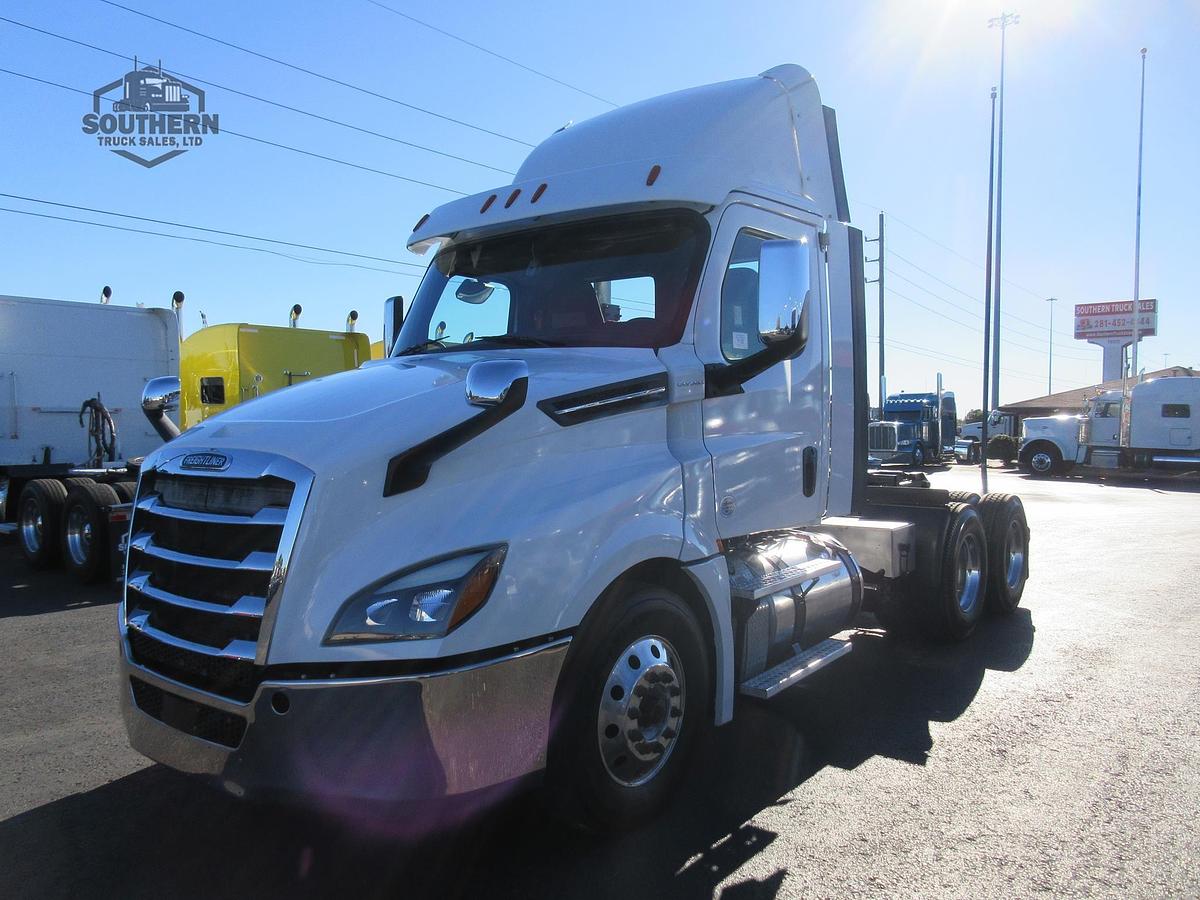 Used 2019 FREIGHTLINER CASCADIA 126