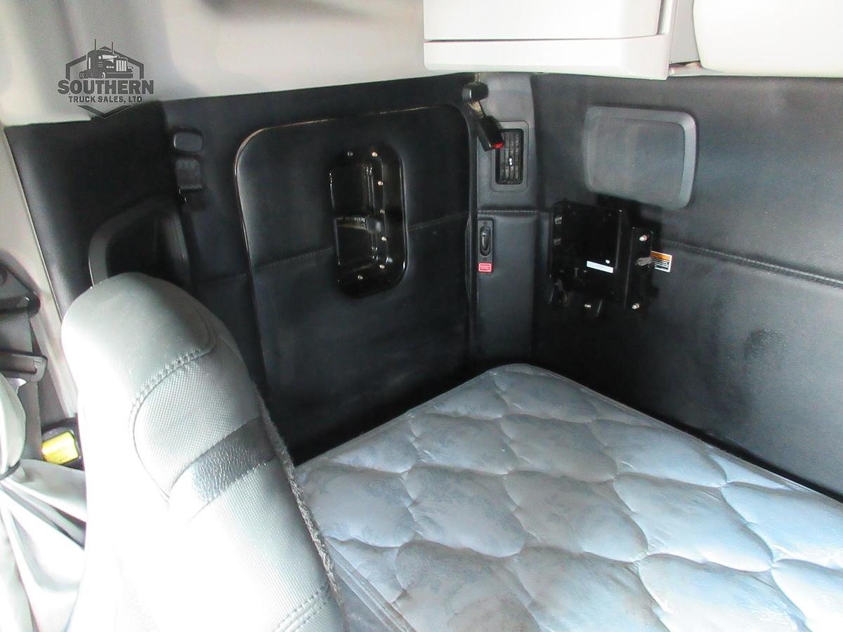 Used 2023 KENWORTH T880