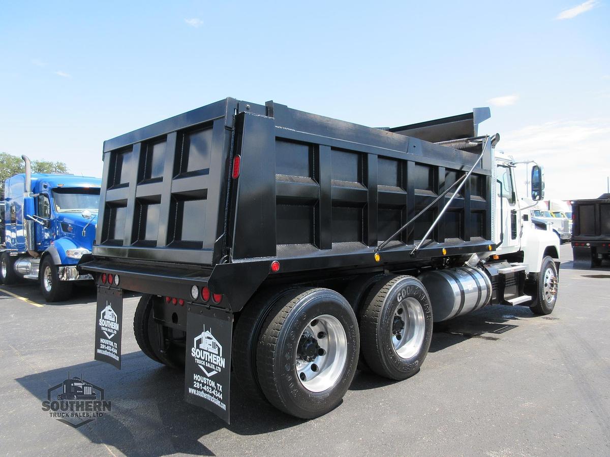 Used 2023 MACK PINNACLE 64T