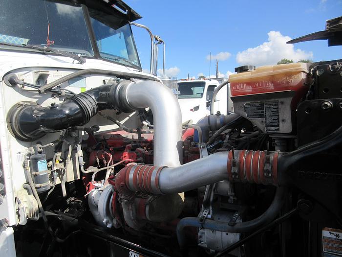 Used 2015 PETERBILT 389 - 6810