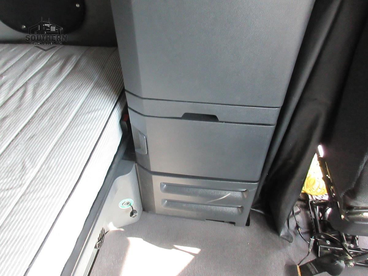 Used 2022 FREIGHTLINER CASCADIA 116