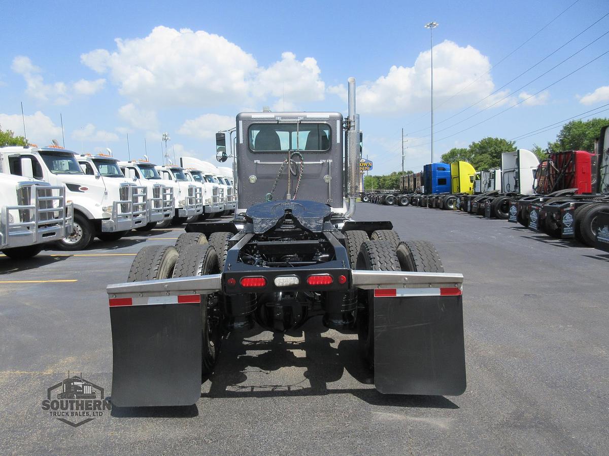 Used 2022 PETERBILT 389