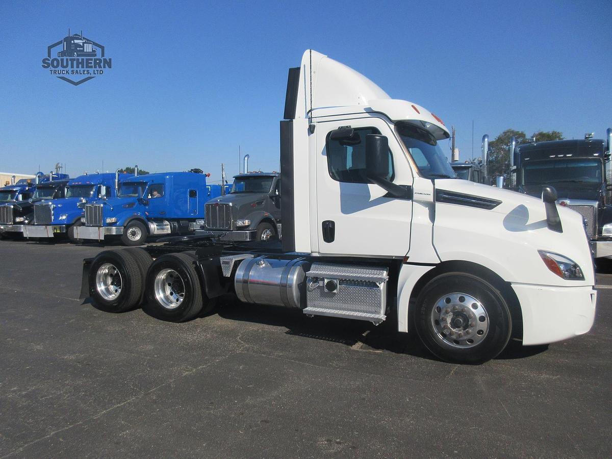 Used 2020 FREIGHTLINER CASCADIA 126