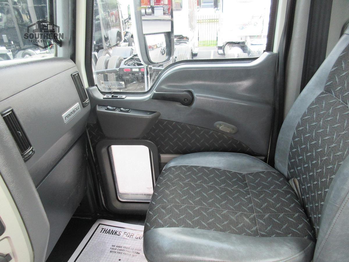 Used 2014 MACK PINNACLE CXU613