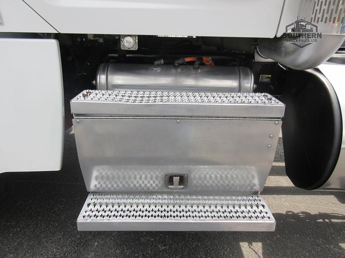 Used 2019 PETERBILT 567