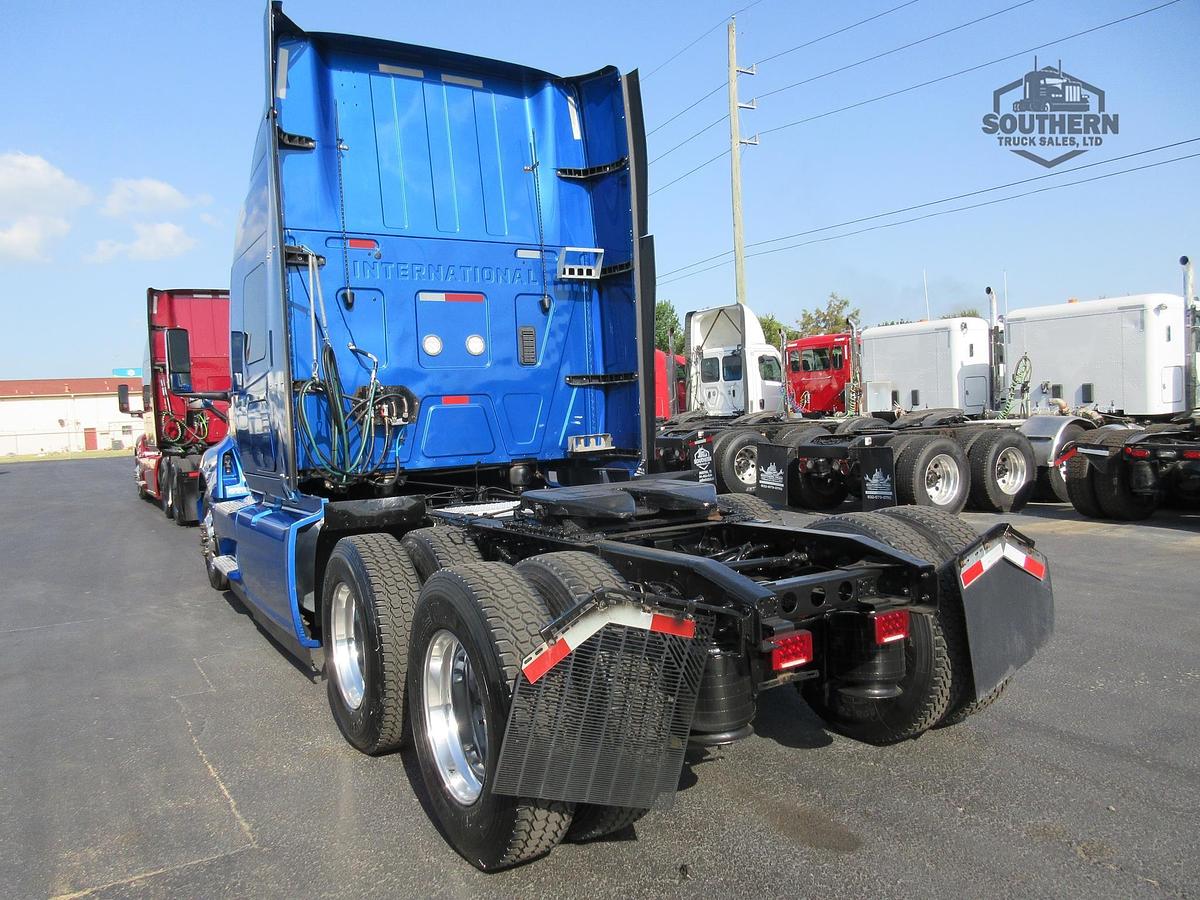 Used 2021 INTERNATIONAL LT