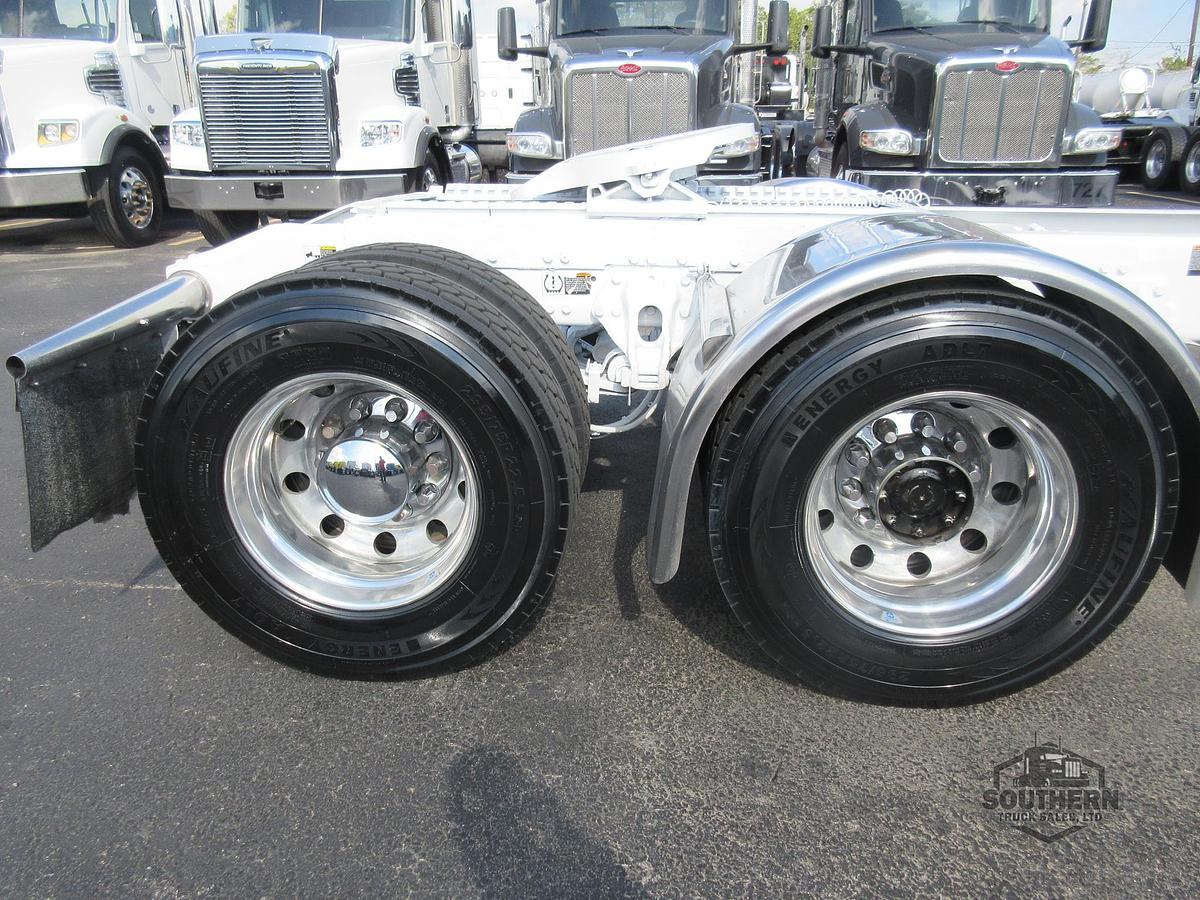 Used 2021 PETERBILT 389