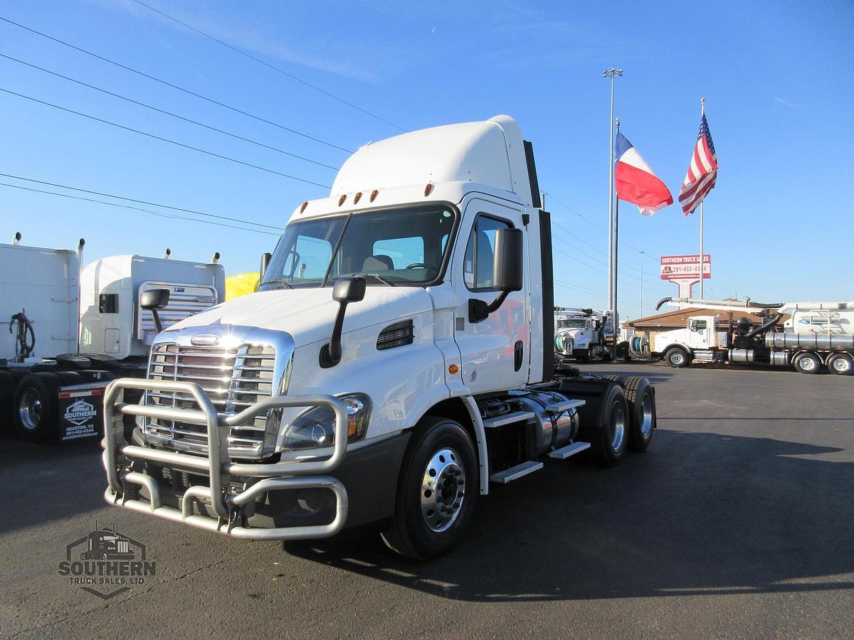 Used 2018 FREIGHTLINER CASCADIA 113