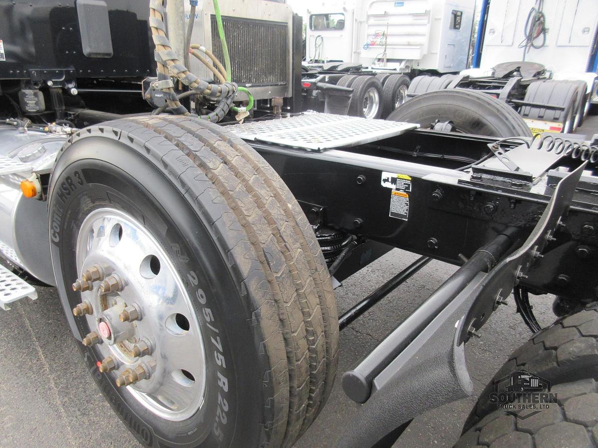 Used 2023 KENWORTH T880