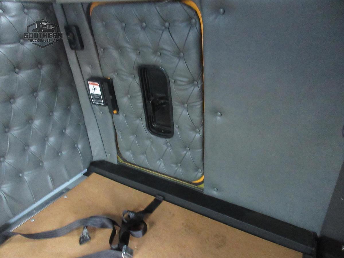 Used 2018 WESTERN STAR 4900