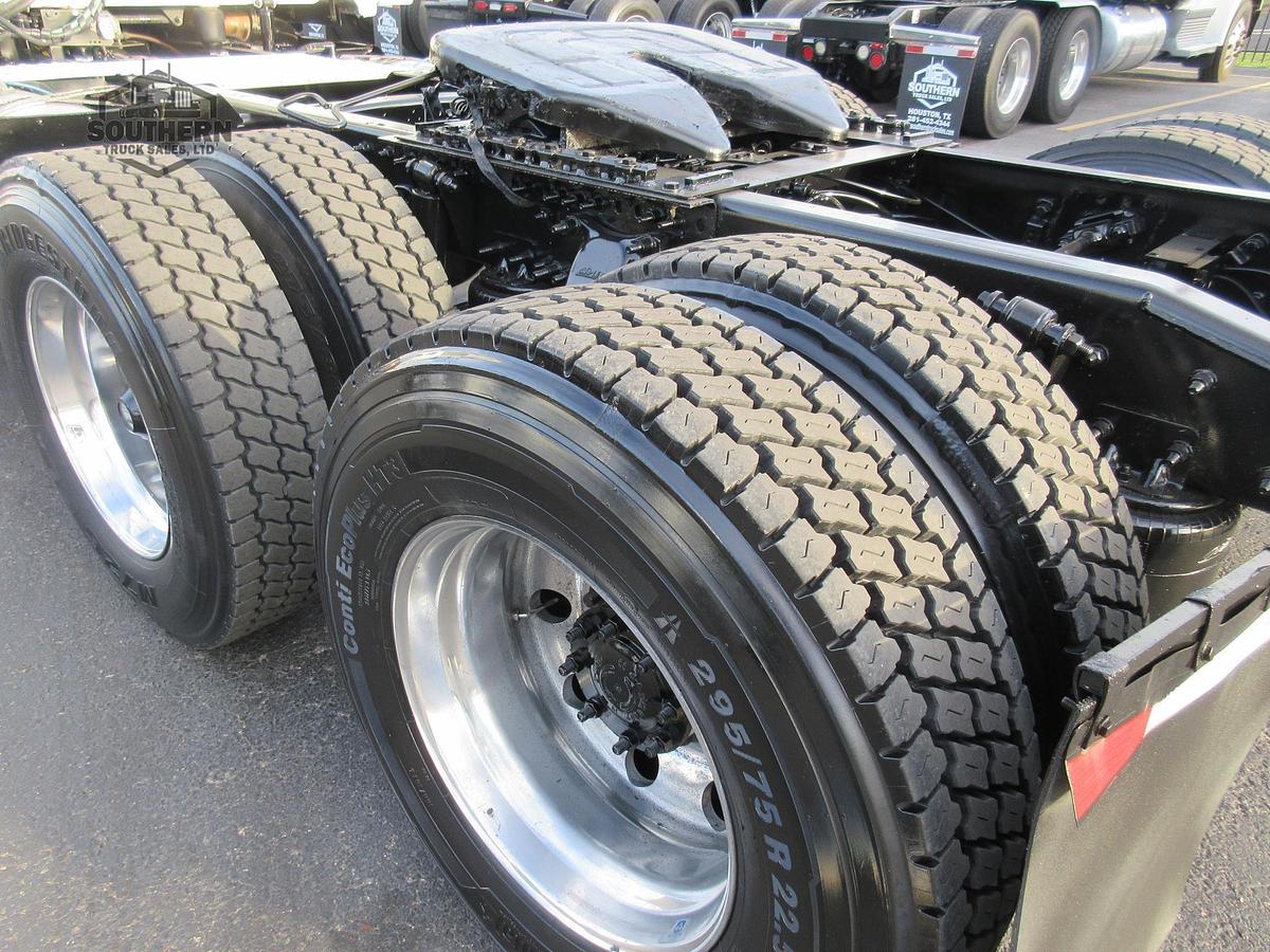 Used 2018 FREIGHTLINER CASCADIA 113