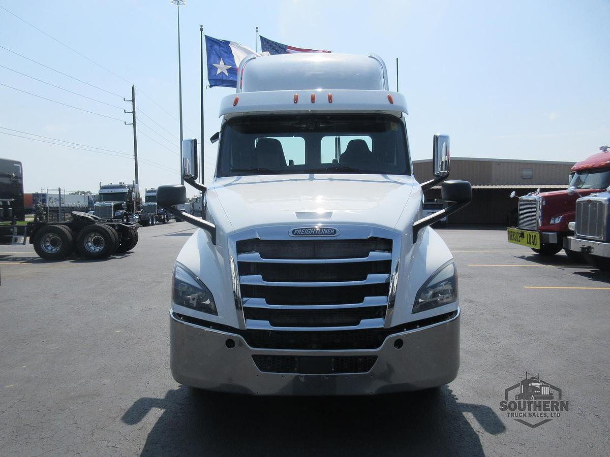 Used 2019 FREIGHTLINER CASCADIA 126