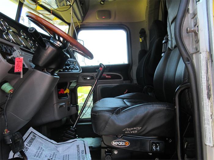 Used 2015 PETERBILT 389