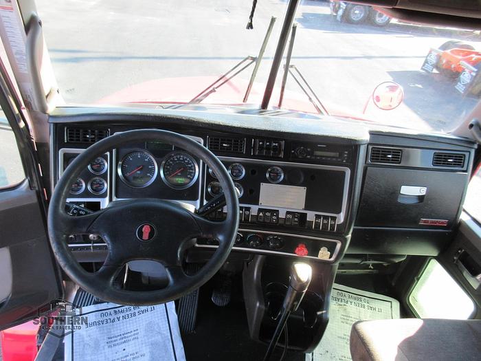 Used 2011 KENWORTH T800
