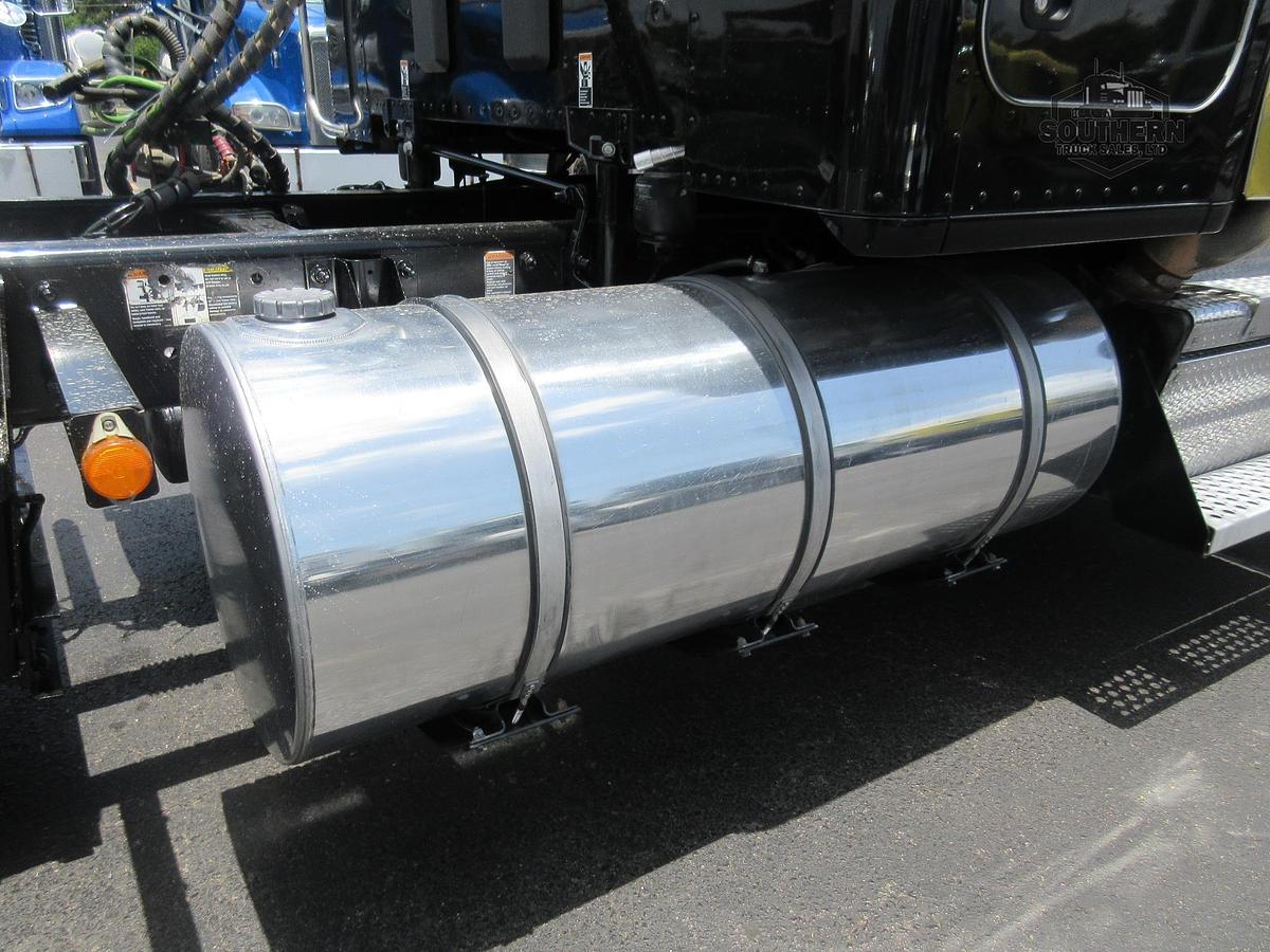Used 2023 KENWORTH T880