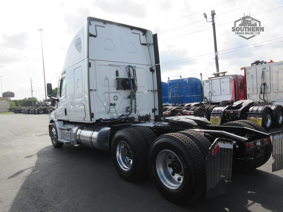 Used 2020 FREIGHTLINER CASCADIA 126