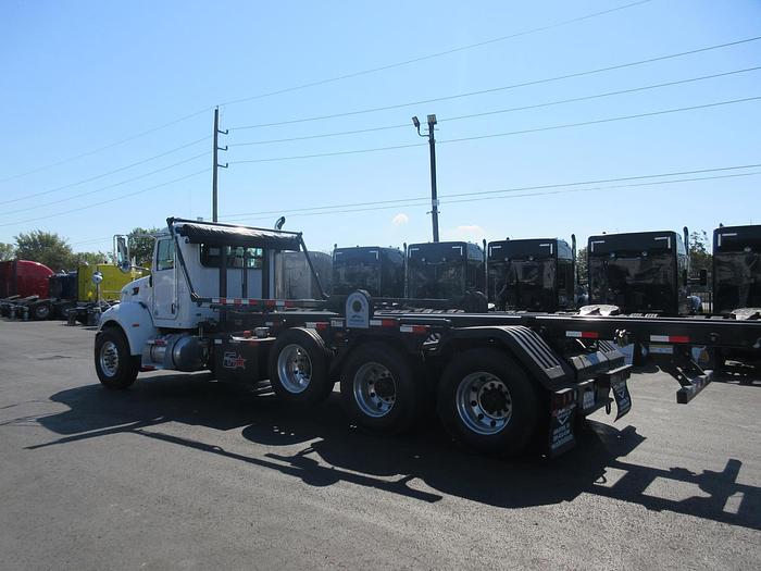 Used 2013 PETERBILT 348