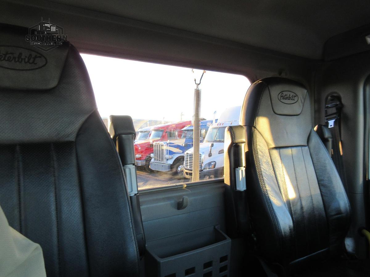 Used 2022 PETERBILT 567