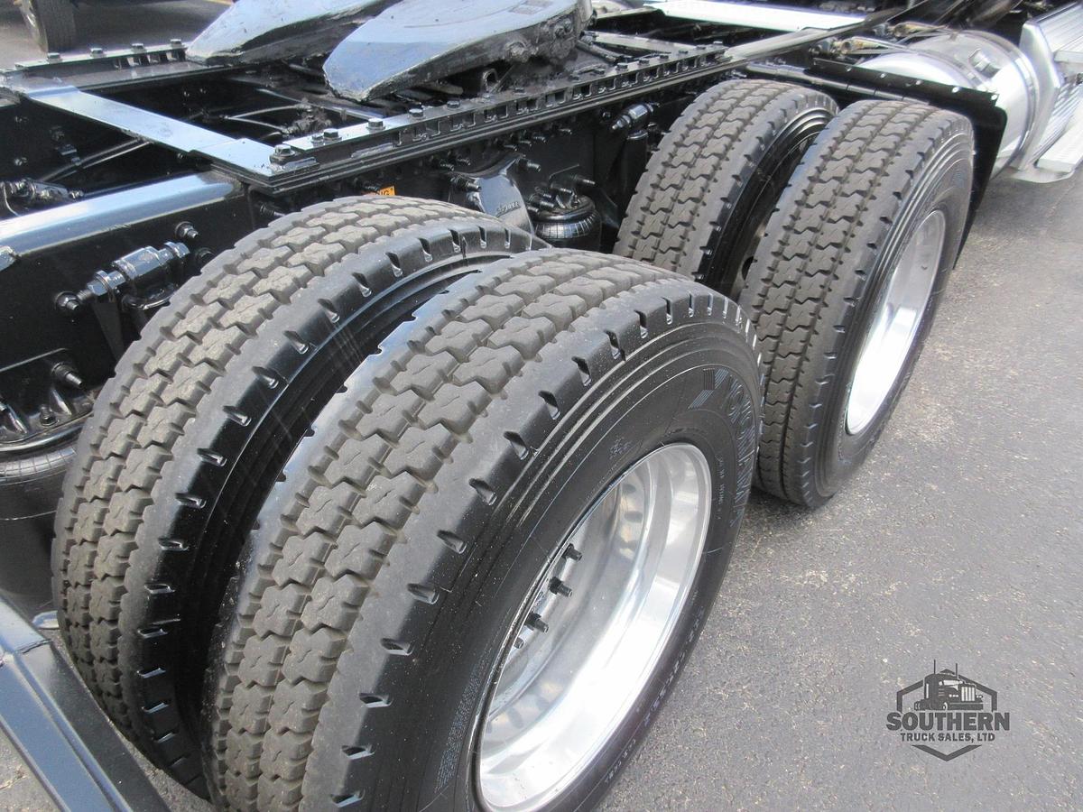 Used 2018 FREIGHTLINER CASCADIA 125