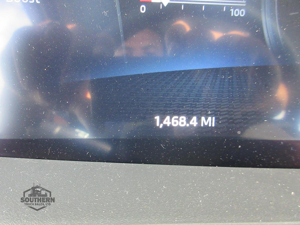 2025 KENWORTH T880