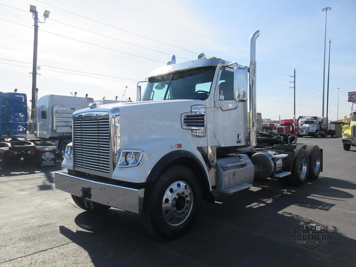 Used 2019 FREIGHTLINER 122SD