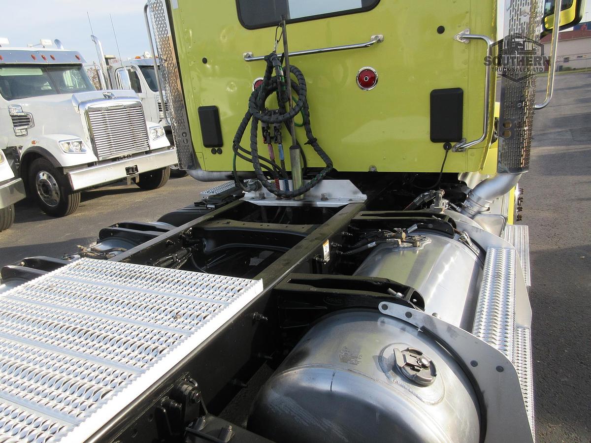 Used 2020 PETERBILT 567