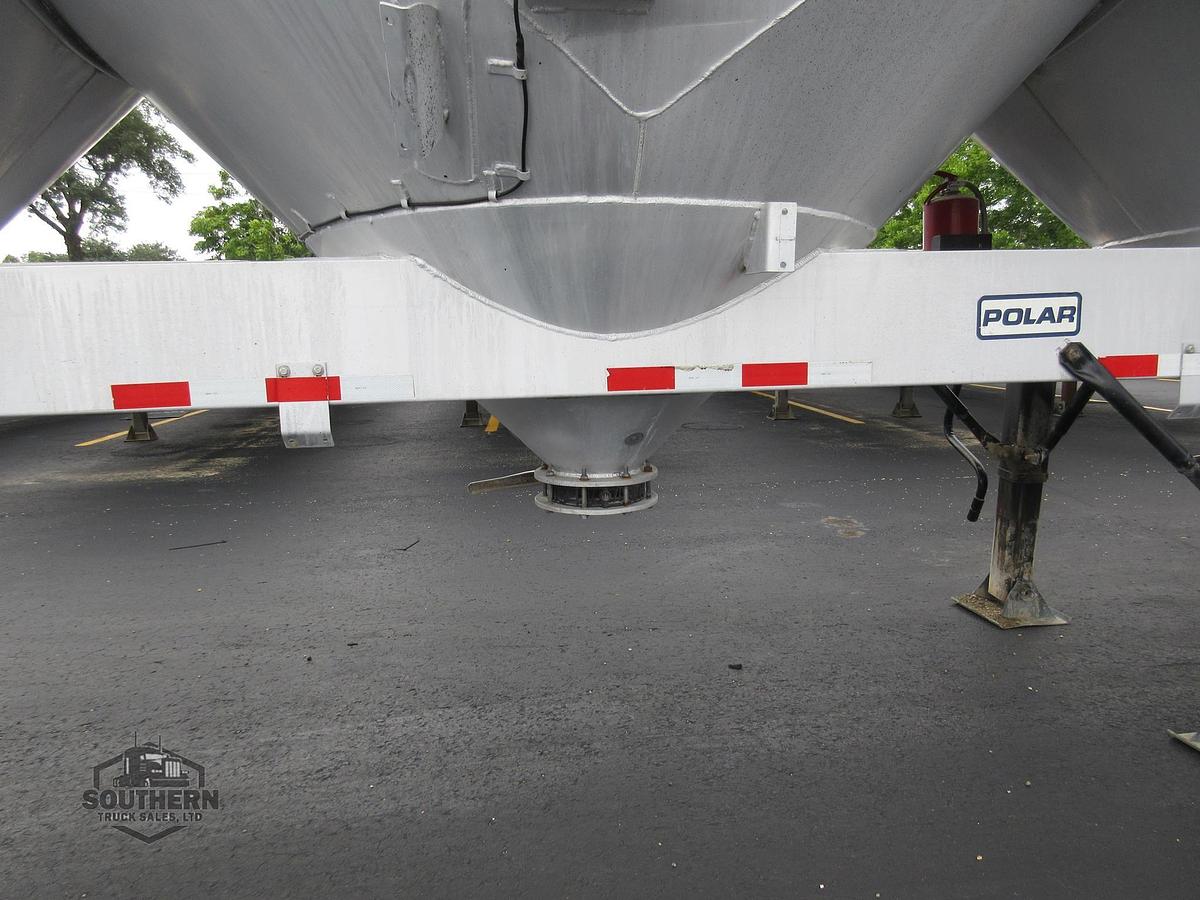 Used 2010 POLAR Tandem Axle