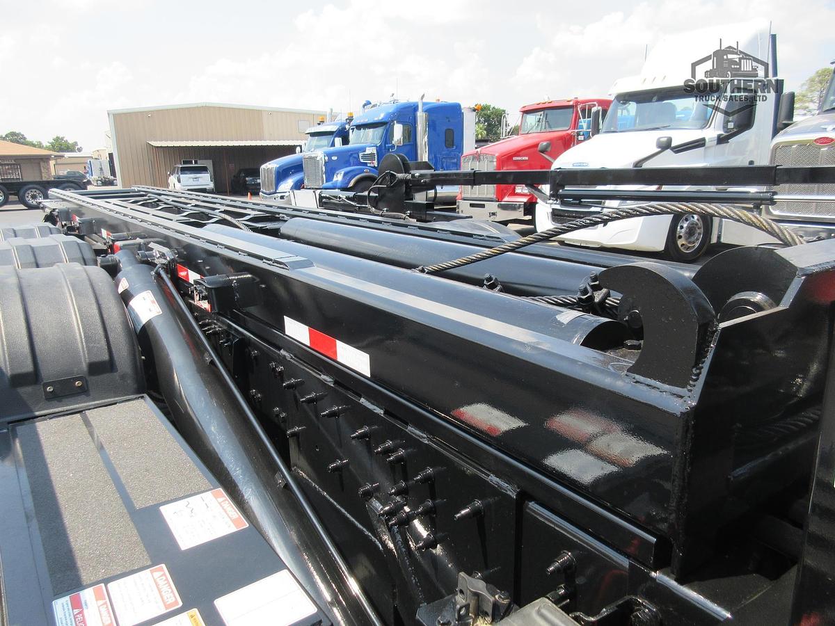 Used 2025 PETERBILT 567