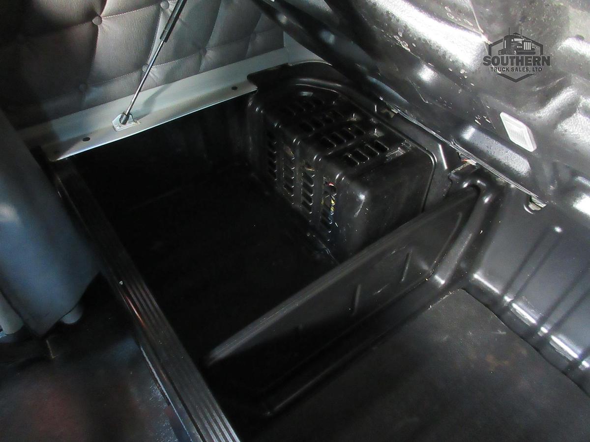 Used 2019 FREIGHTLINER 122SD