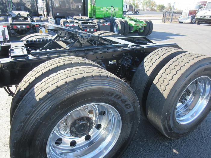 Used 2021 KENWORTH T880