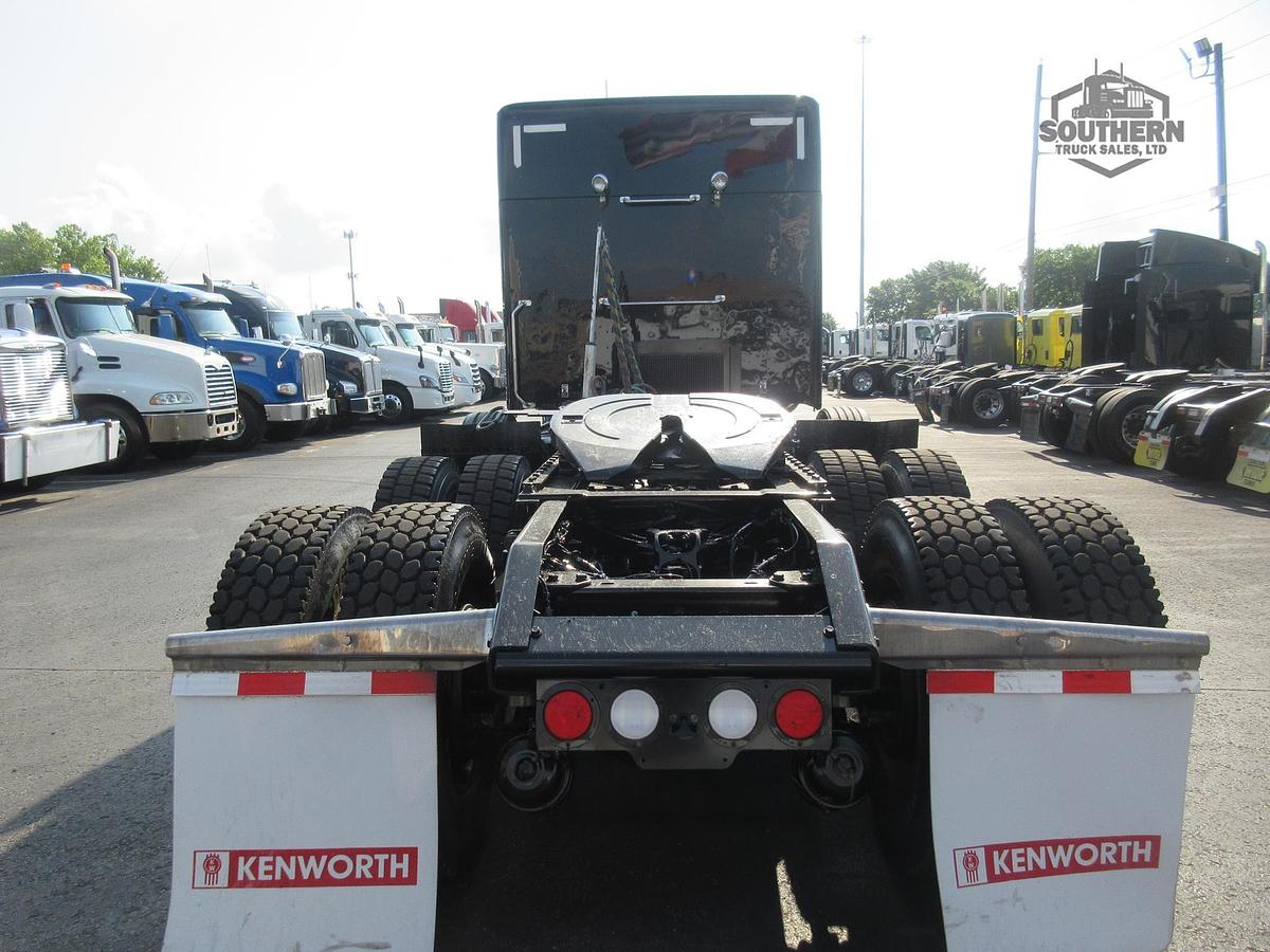 Used 2023 KENWORTH T880