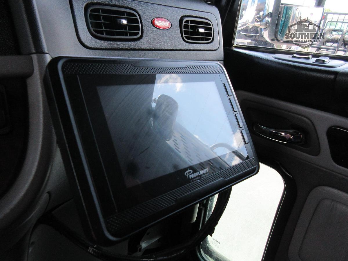 Used 2022 PETERBILT 389