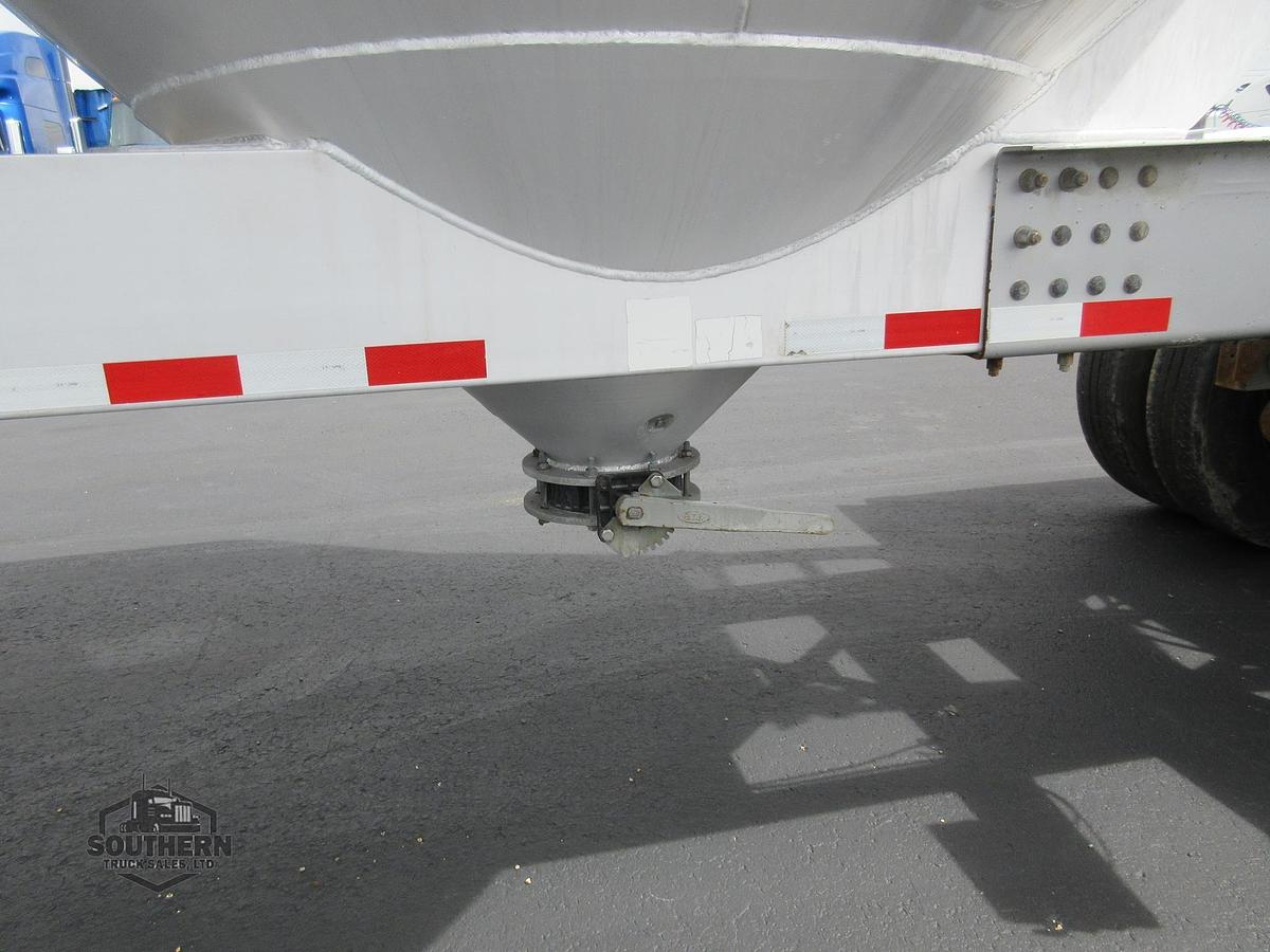 Used 2010 POLAR Tandem Axle
