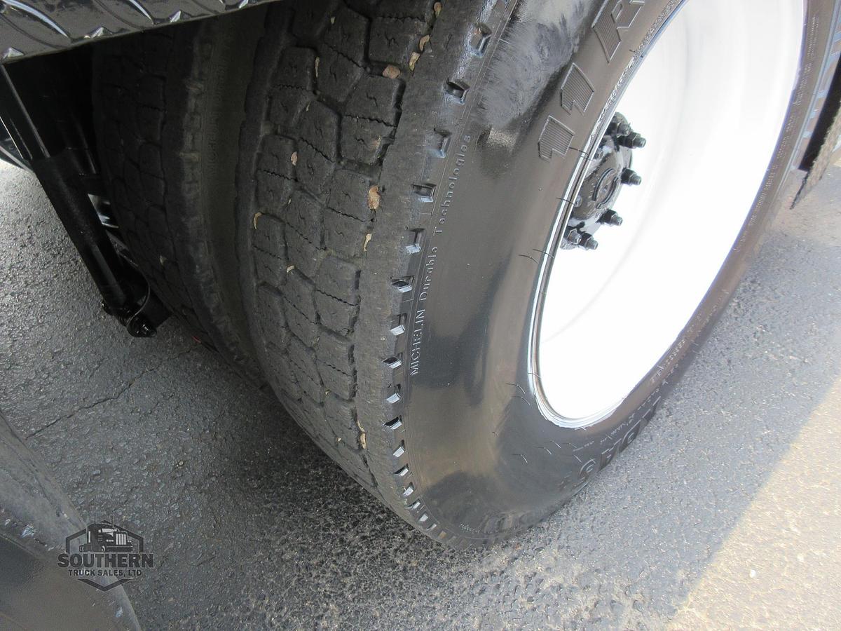 Used 2014 MACK PINNACLE CXU613