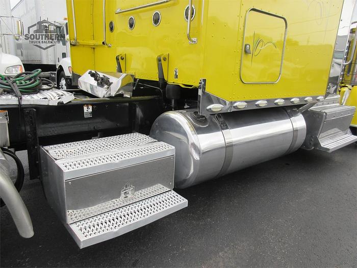 Used 2016 PETERBILT 389