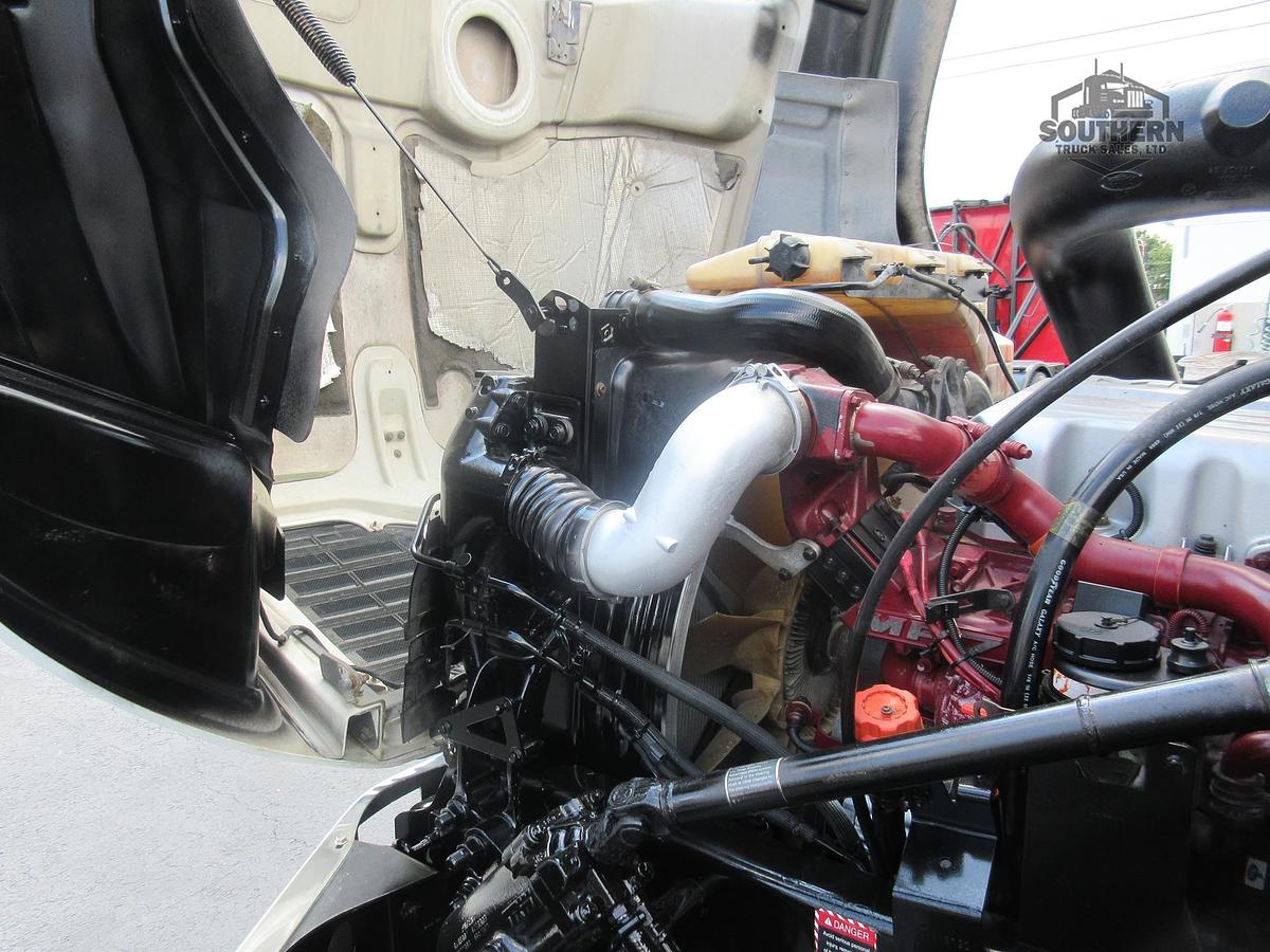 Used 2014 MACK PINNACLE CXU613