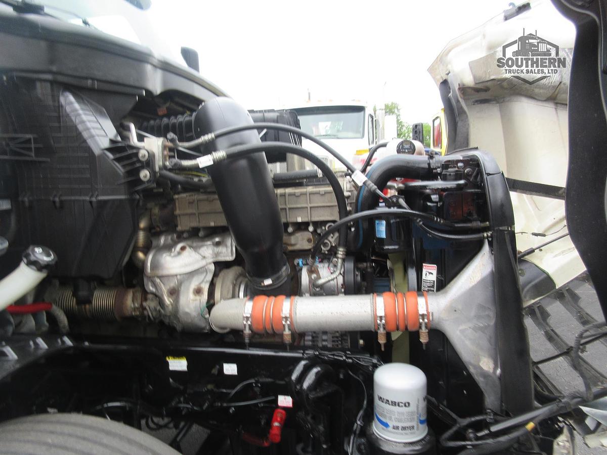 Used 2019 FREIGHTLINER CASCADIA 126