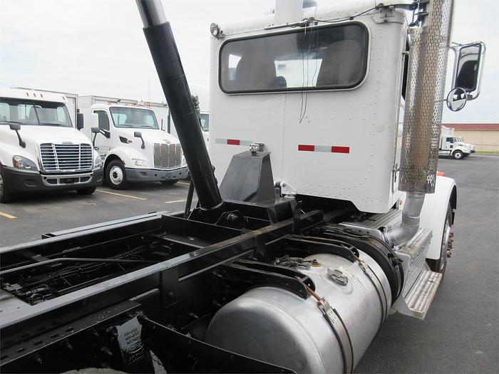 Used 2015 PETERBILT 365